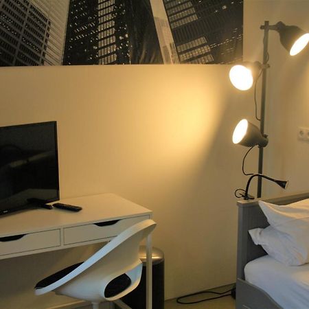 Apartment 2 / Ein - Zweipersonen Mannheim Bagian luar foto
