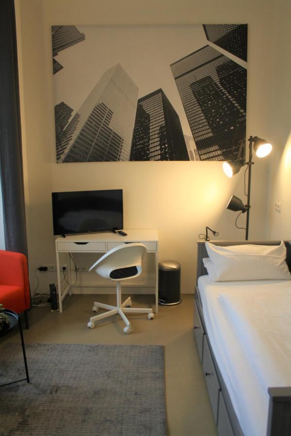 Apartment 2 / Ein - Zweipersonen Mannheim Bagian luar foto