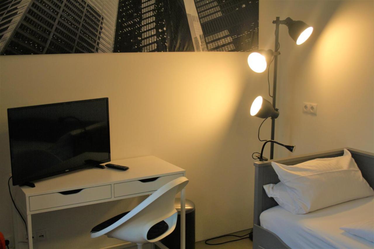 Apartment 2 / Ein - Zweipersonen Mannheim Bagian luar foto