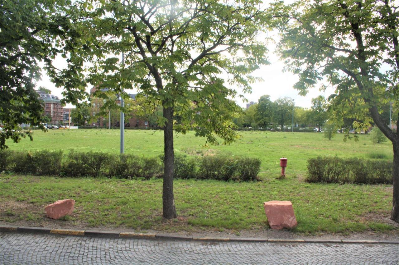 Apartment 2 / Ein - Zweipersonen Mannheim Bagian luar foto